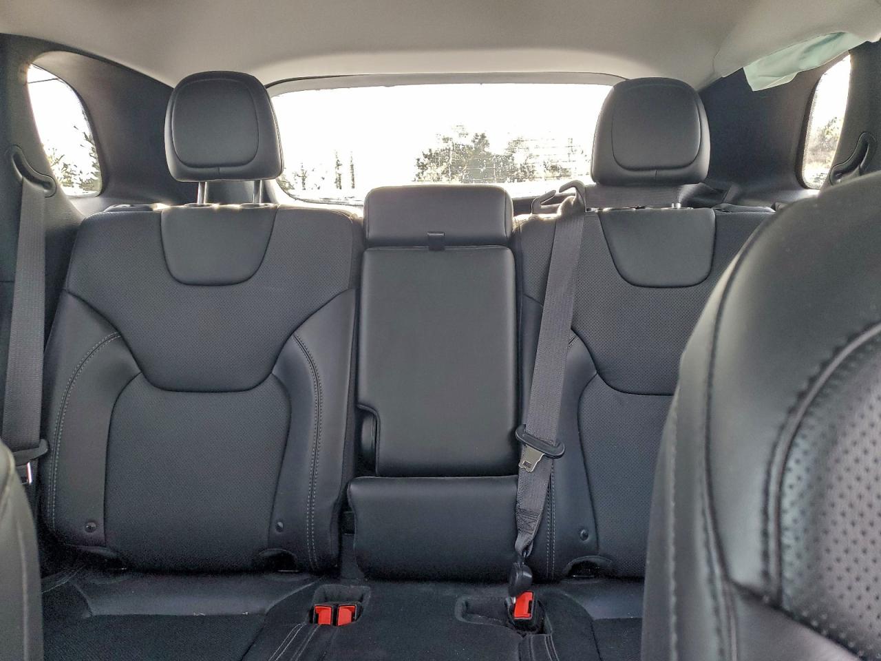 2019 JEEP CHEROKEE LIMITED photo 19