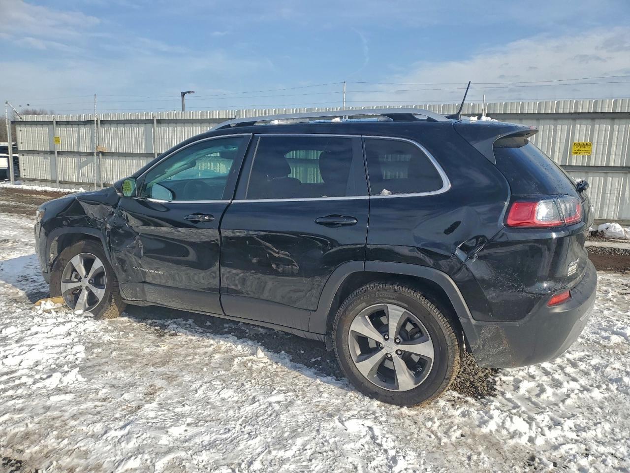 2019 JEEP CHEROKEE LIMITED photo 3