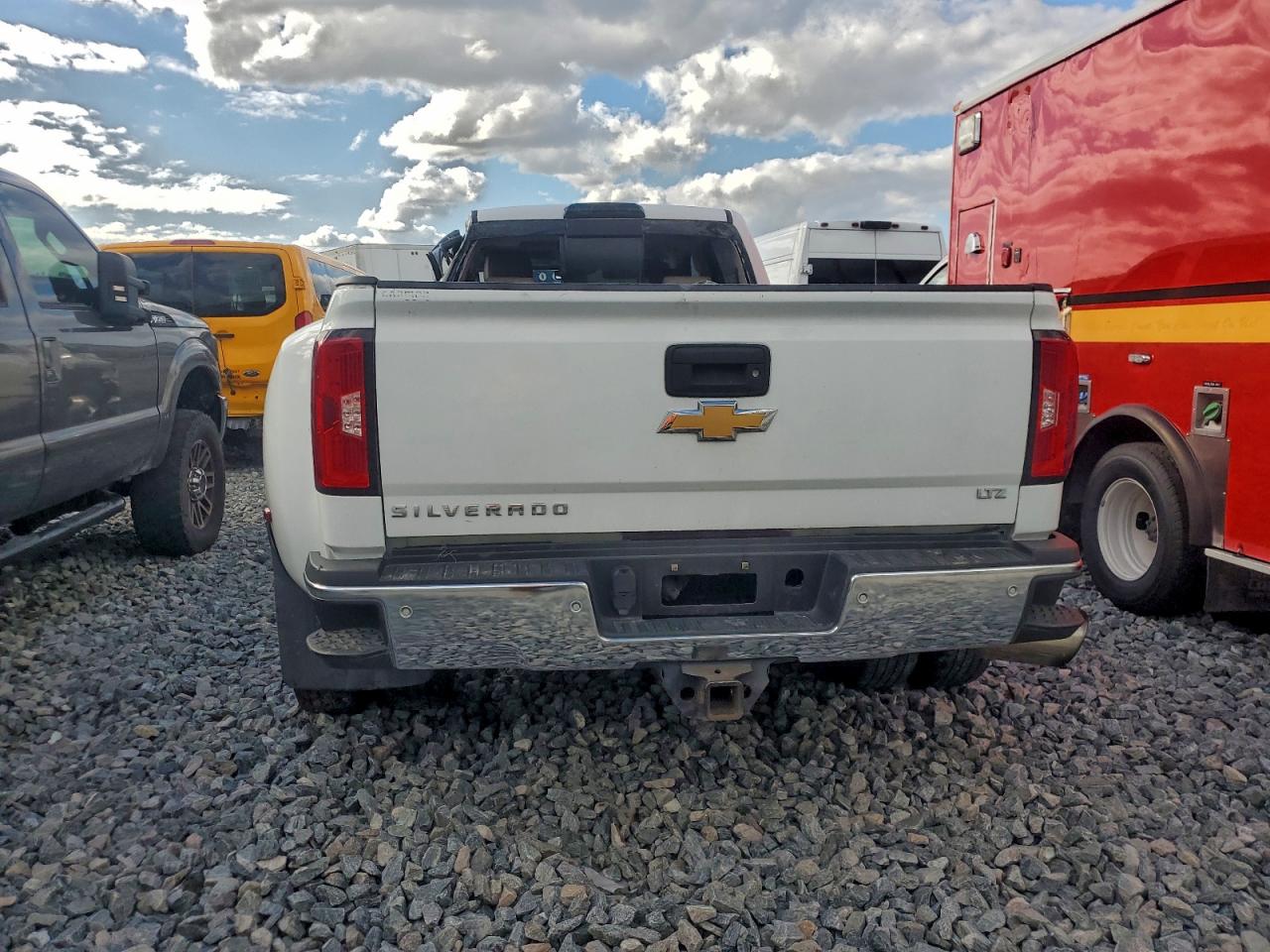 2019 CHEVROLET SILVERADO K3500 LTZ photo 6