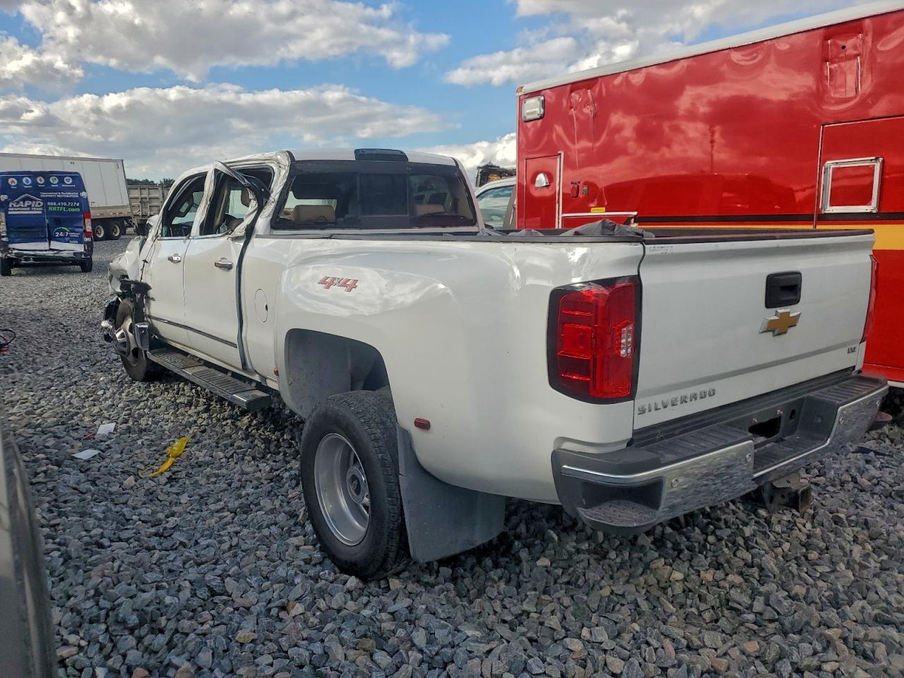 2019 CHEVROLET SILVERADO K3500 LTZ photo 2
