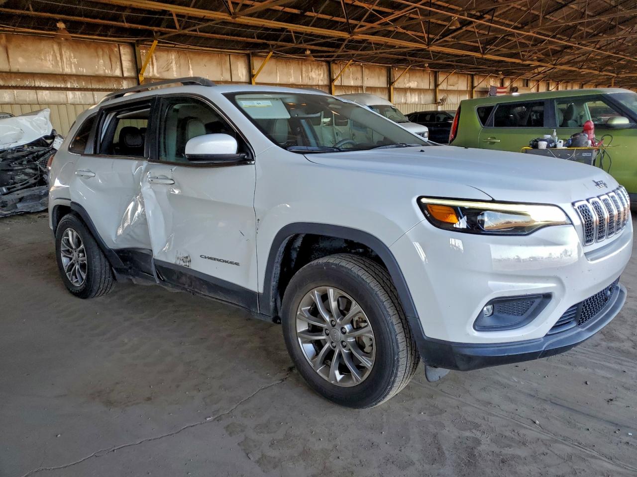 2021 JEEP CHEROKEE LATITUDE LUX photo 4