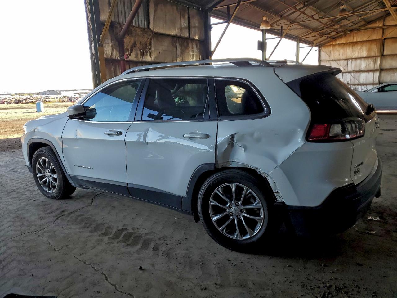 2021 JEEP CHEROKEE LATITUDE LUX photo 2