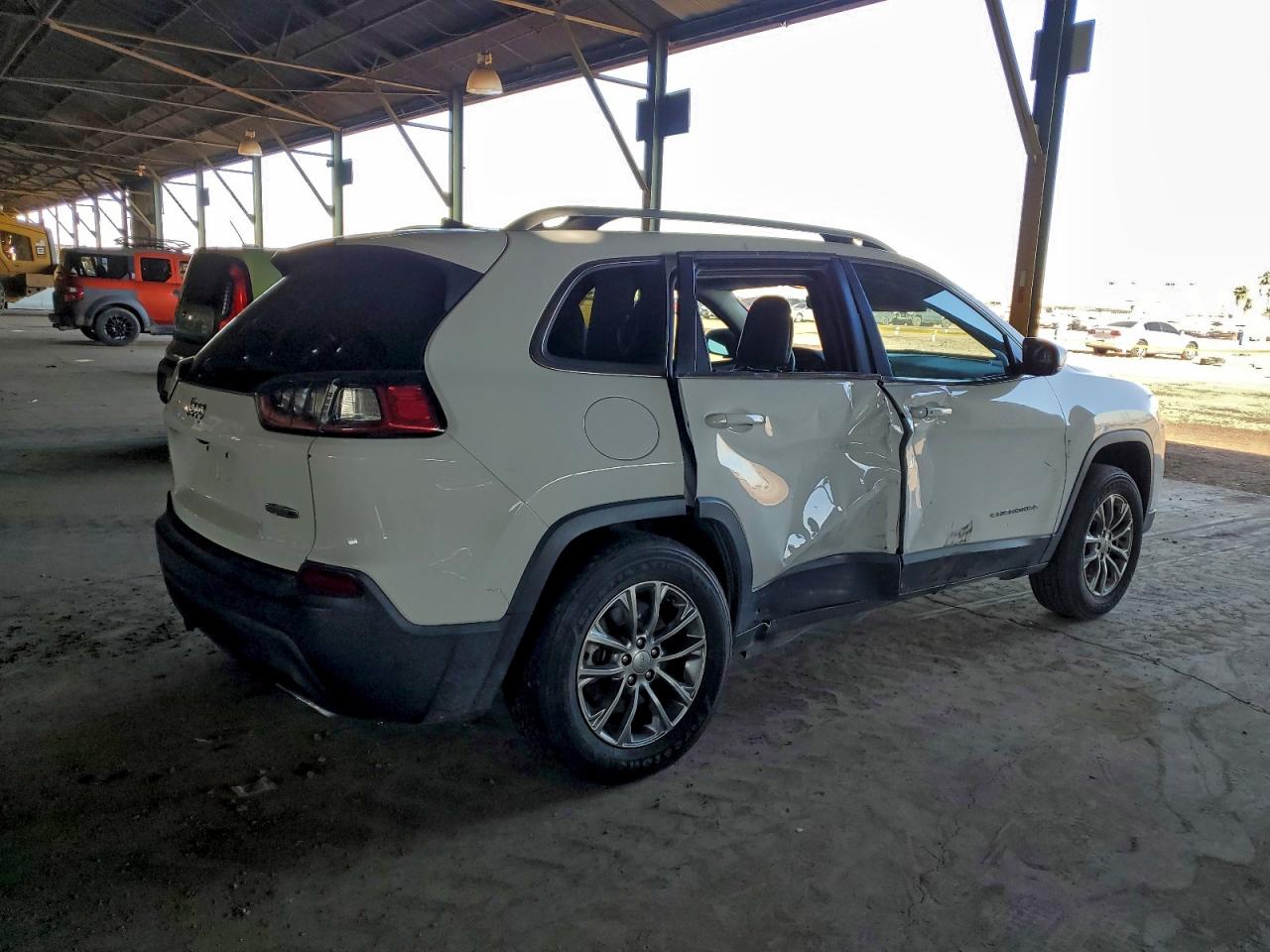 2021 JEEP CHEROKEE LATITUDE LUX photo 3