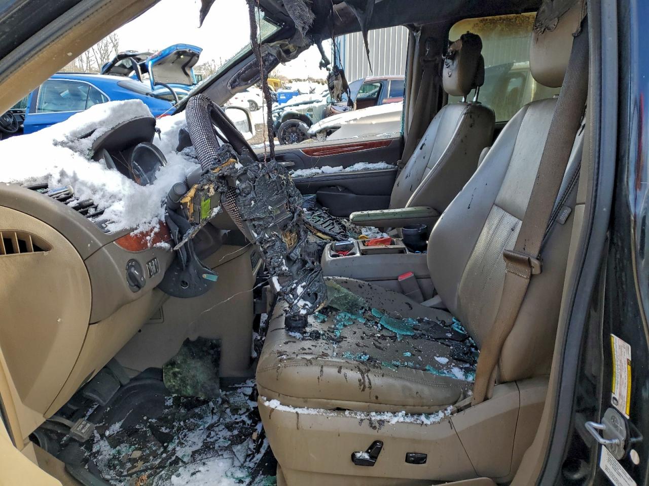 2012 CHRYSLER TOWN & COUNTRY TOURING L photo 13