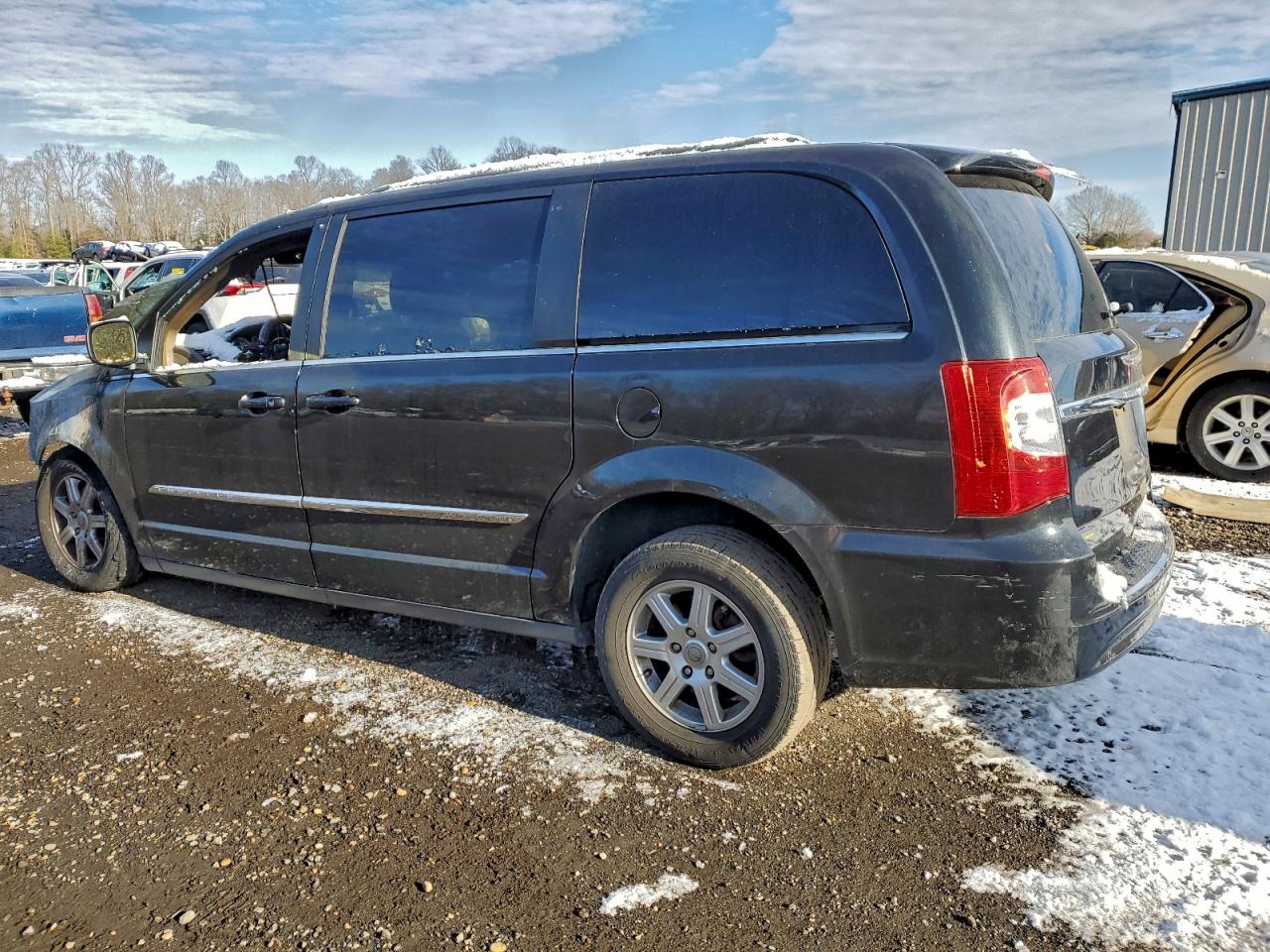 2012 CHRYSLER TOWN & COUNTRY TOURING L photo 3