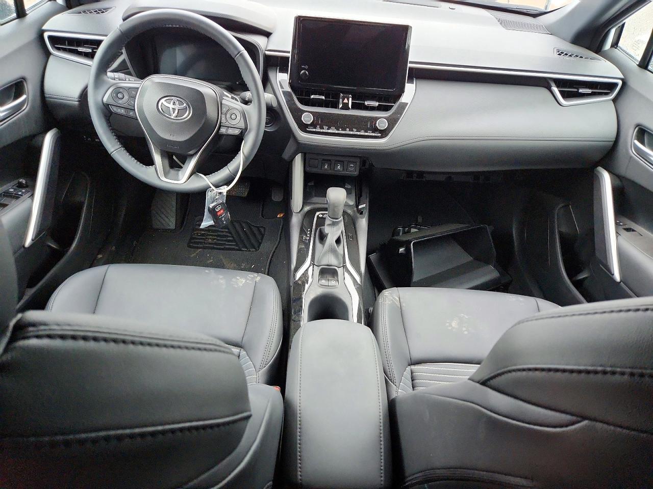 2025 TOYOTA COROLLA CROSS SE photo 15