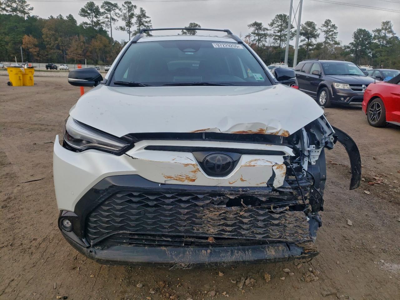 2025 TOYOTA COROLLA CROSS SE photo 9
