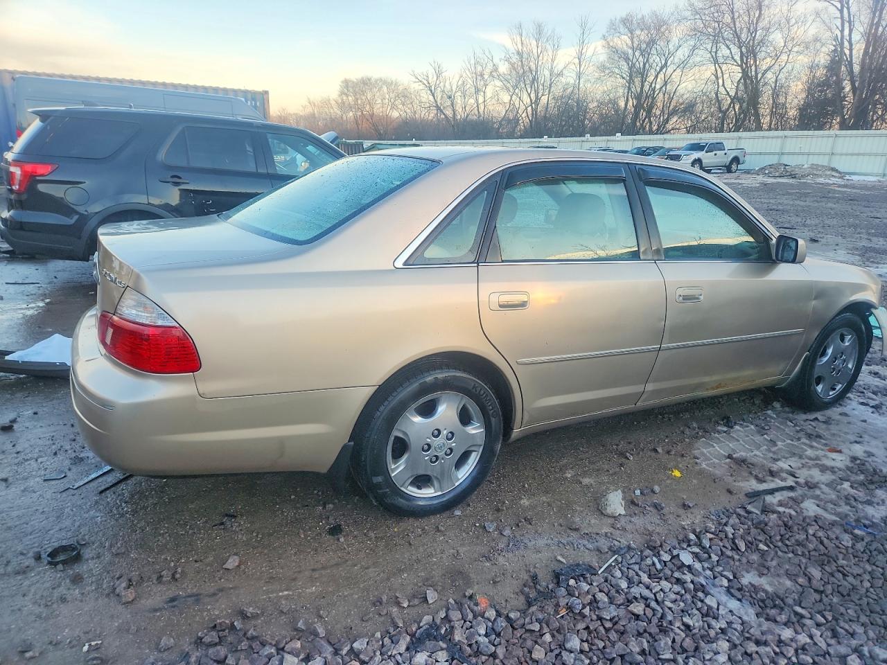 2003 TOYOTA AVALON XL photo 3