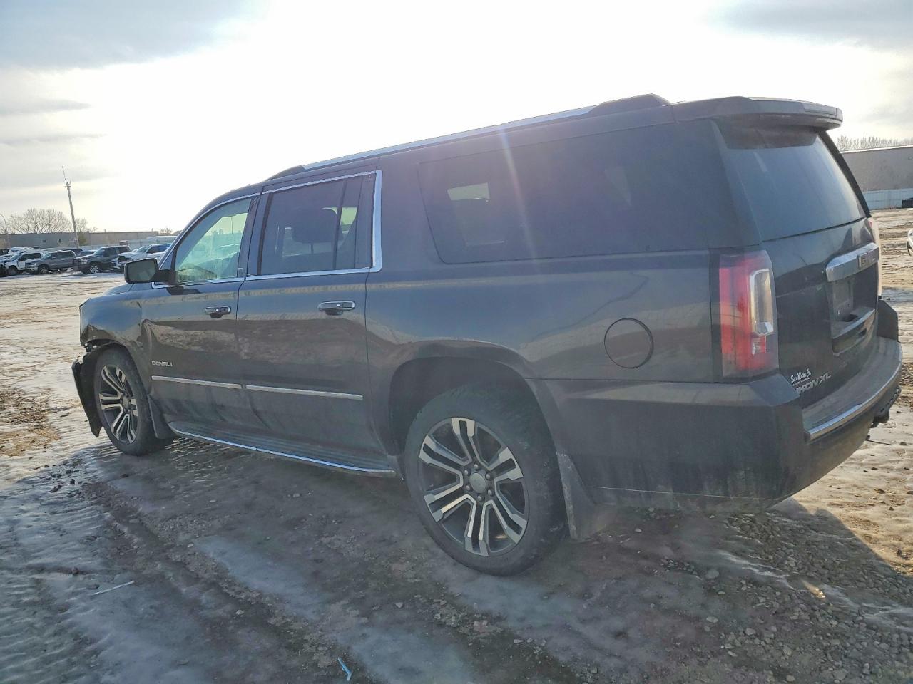 2015 GMC YUKON XL DENALI photo 3