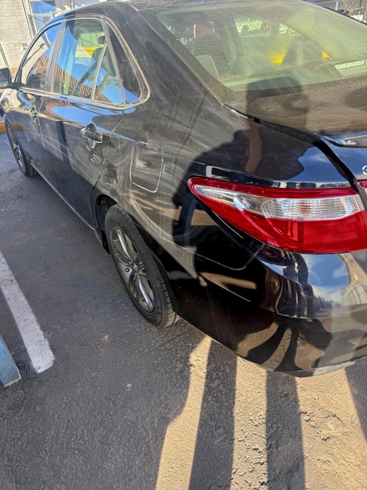 2017 TOYOTA CAMRY LE photo 3