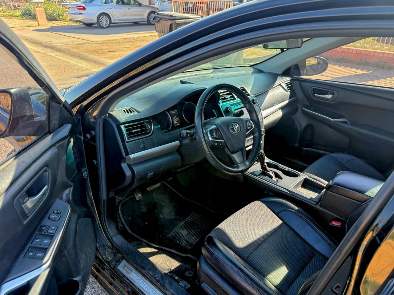 2017 TOYOTA CAMRY LE photo 9