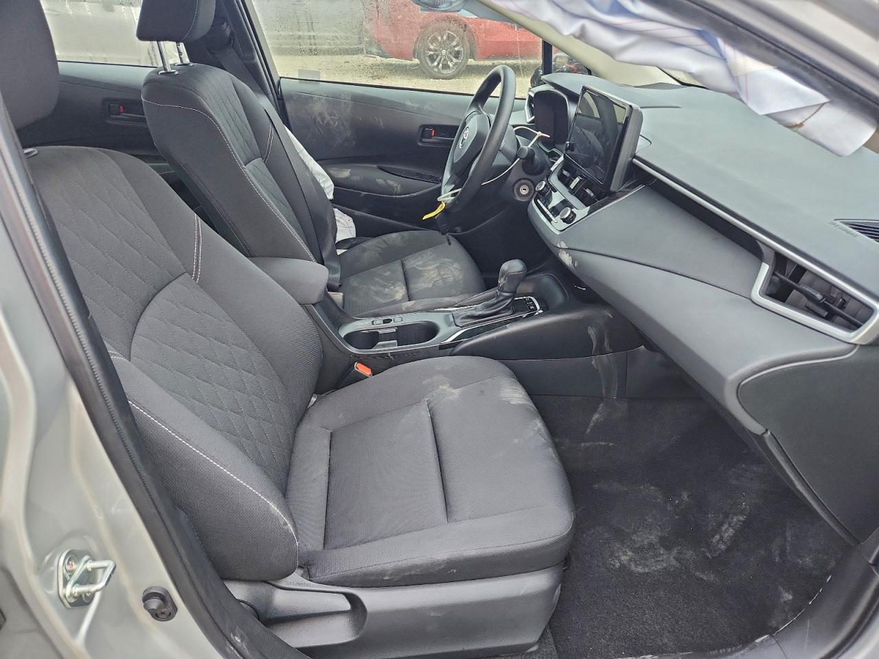 2025 TOYOTA COROLLA LE photo 19