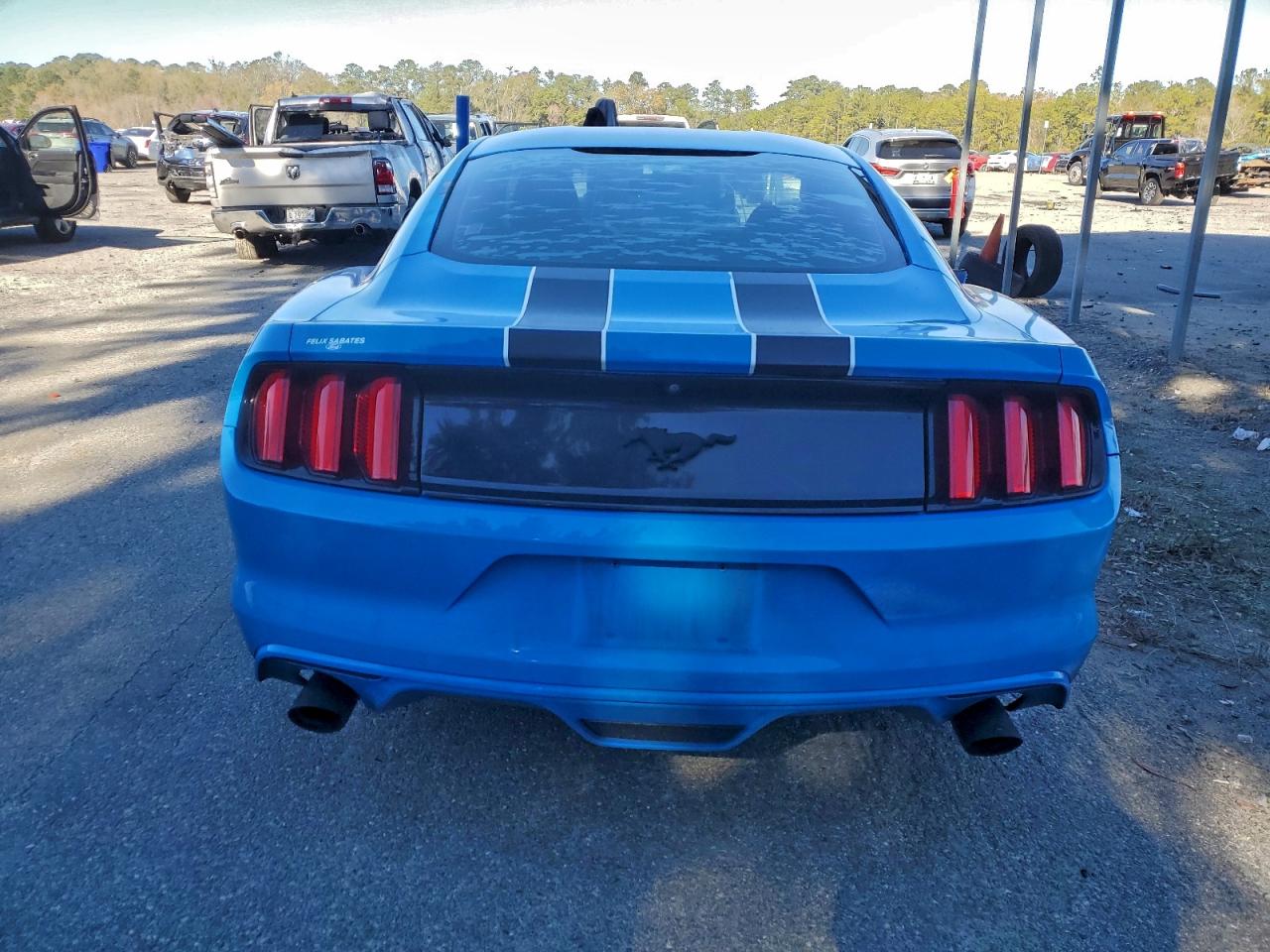 2017 FORD MUSTANG photo 11