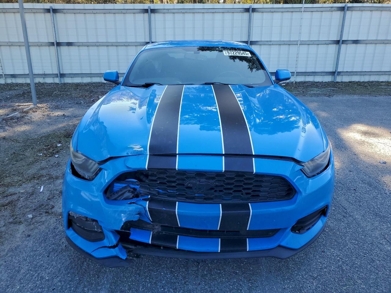 2017 FORD MUSTANG photo 9