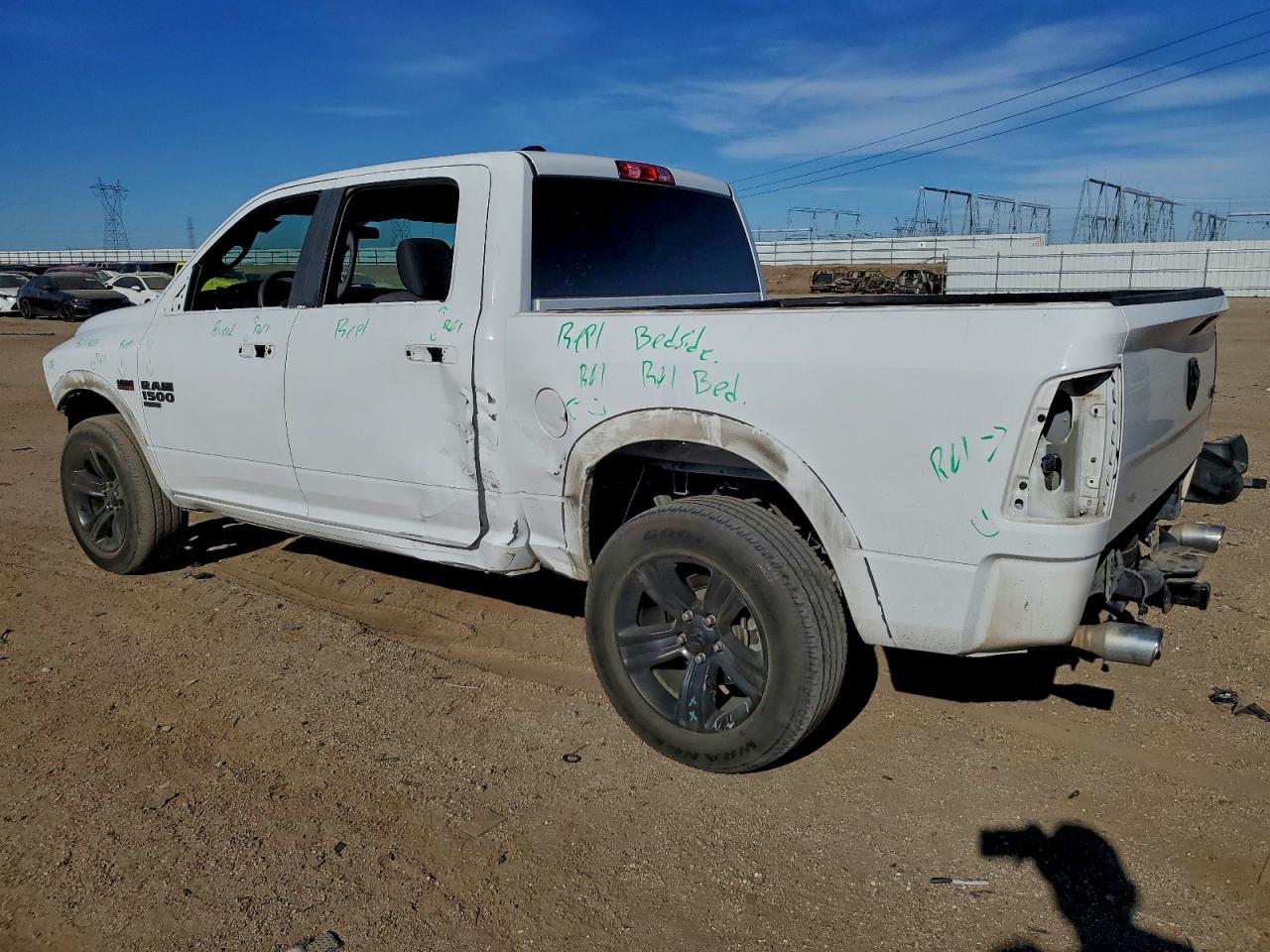 2021 RAM 1500 CLASSIC SLT photo 4