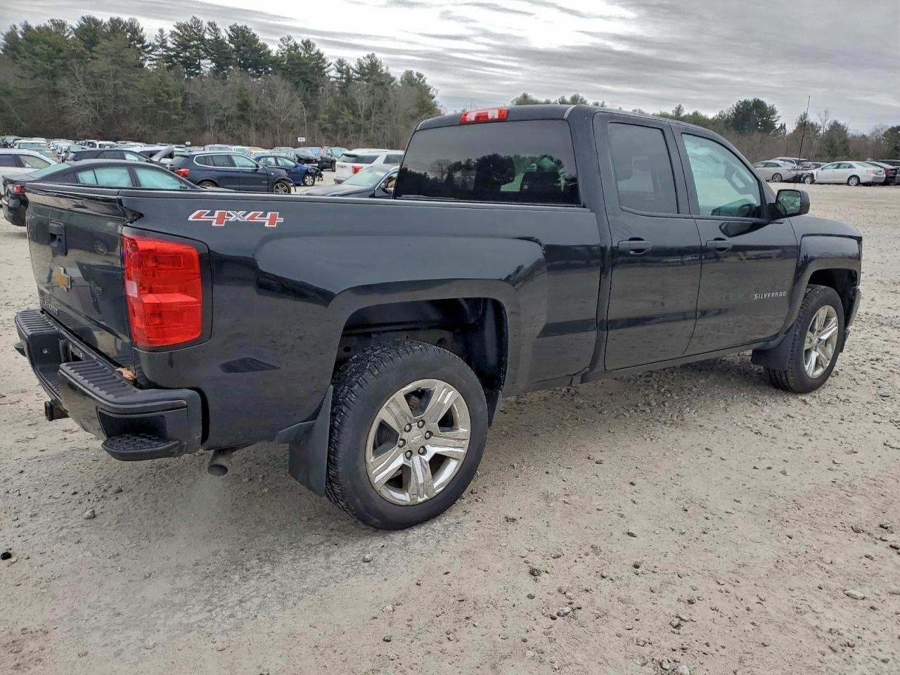 2016 CHEVROLET SILVERADO K1500 CUSTOM photo 3