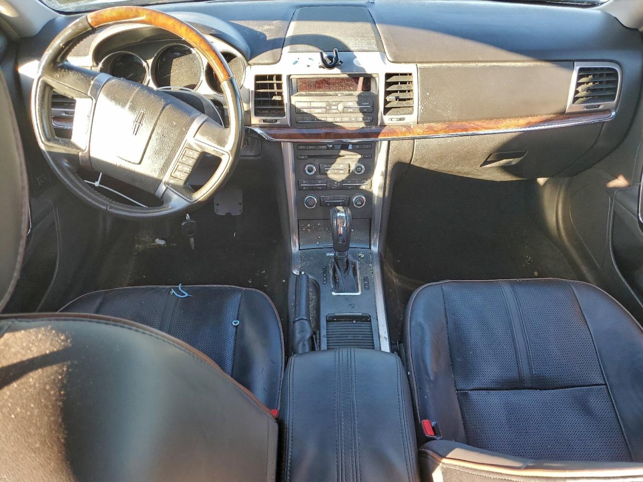 2011 LINCOLN MKZ photo 8