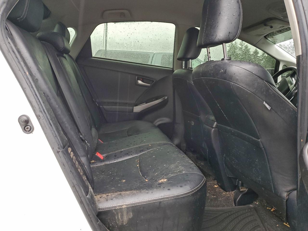 2015 TOYOTA PRIUS photo 11