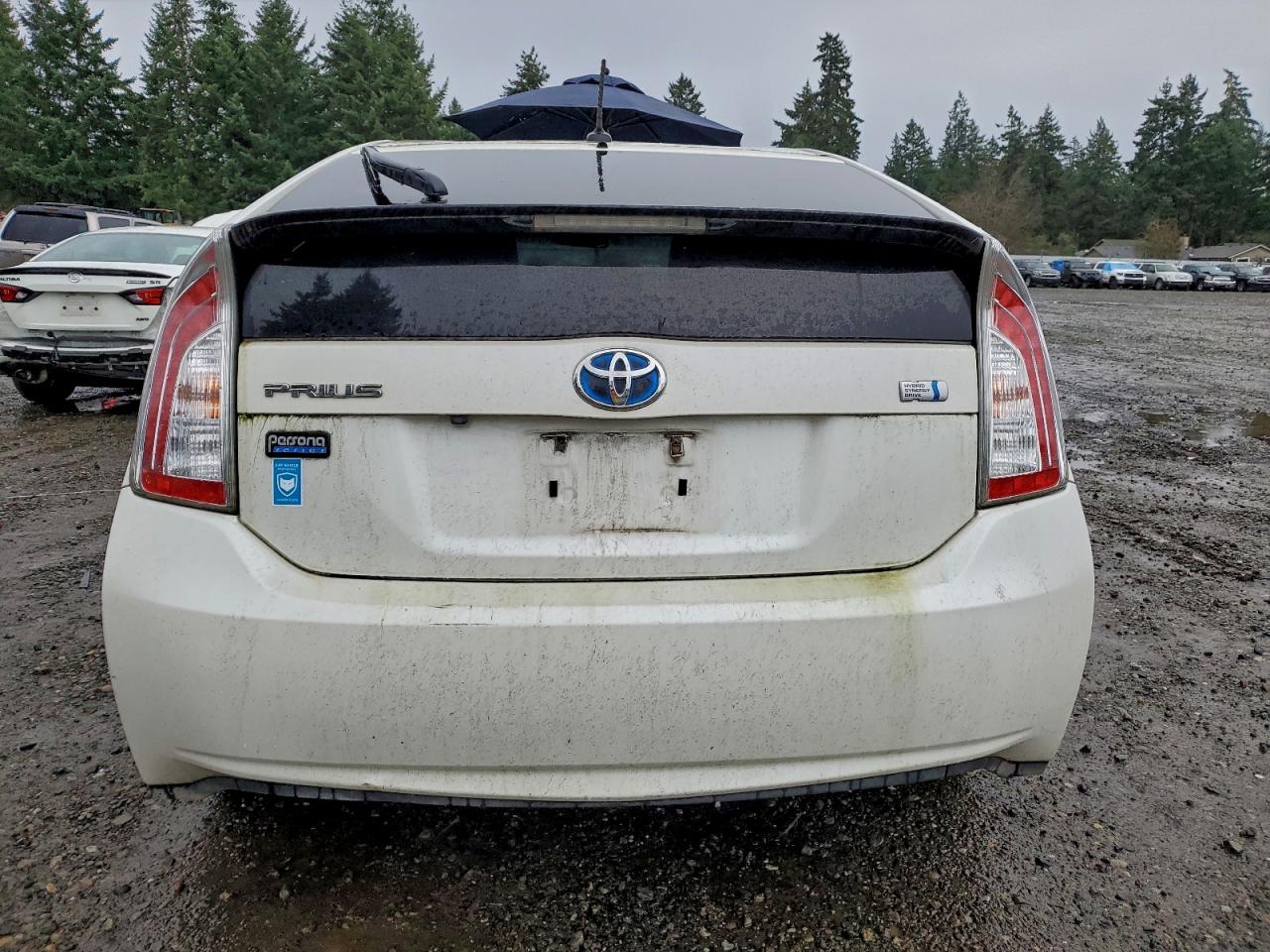 2015 TOYOTA PRIUS photo 6