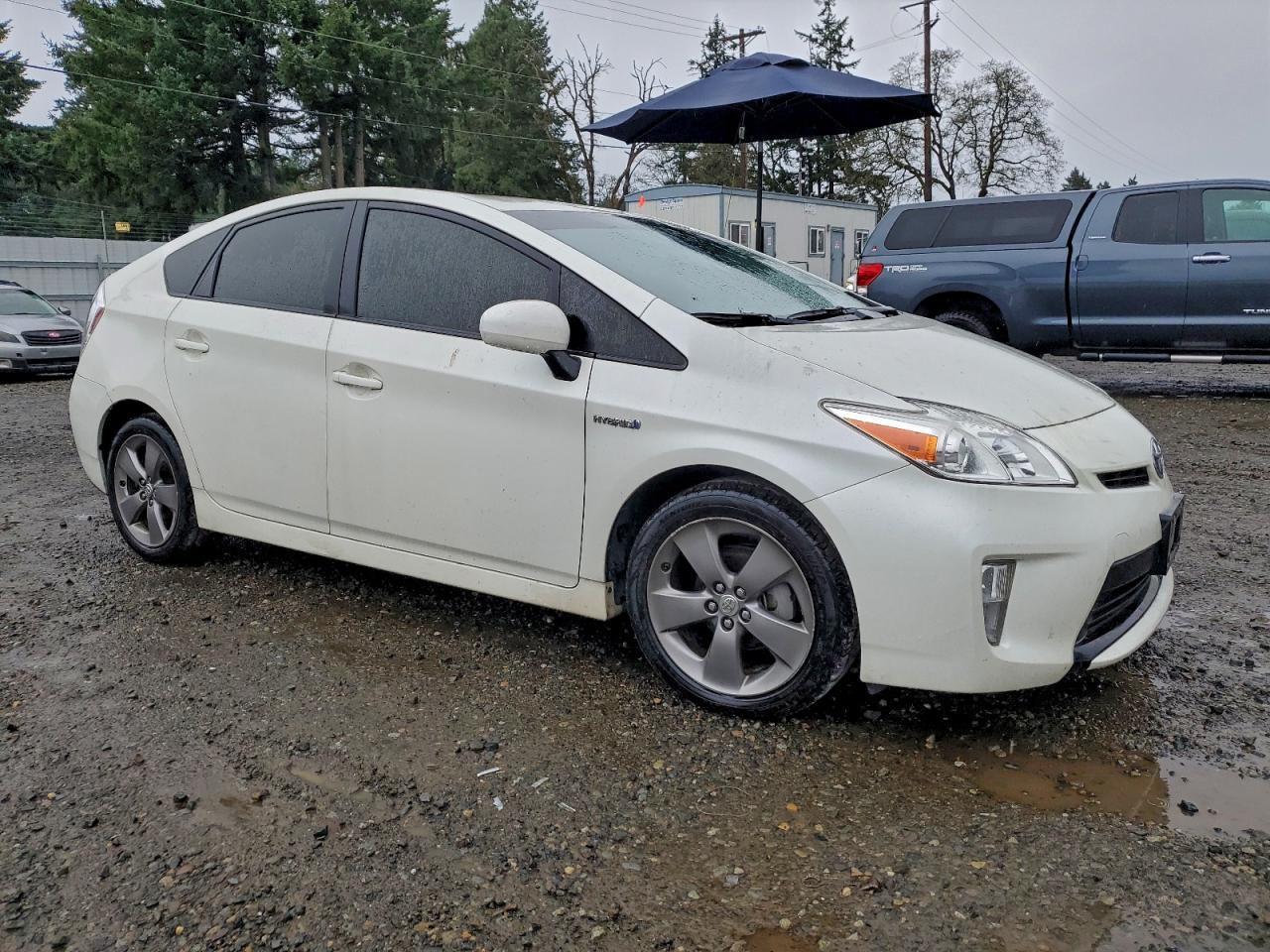 2015 TOYOTA PRIUS photo 4