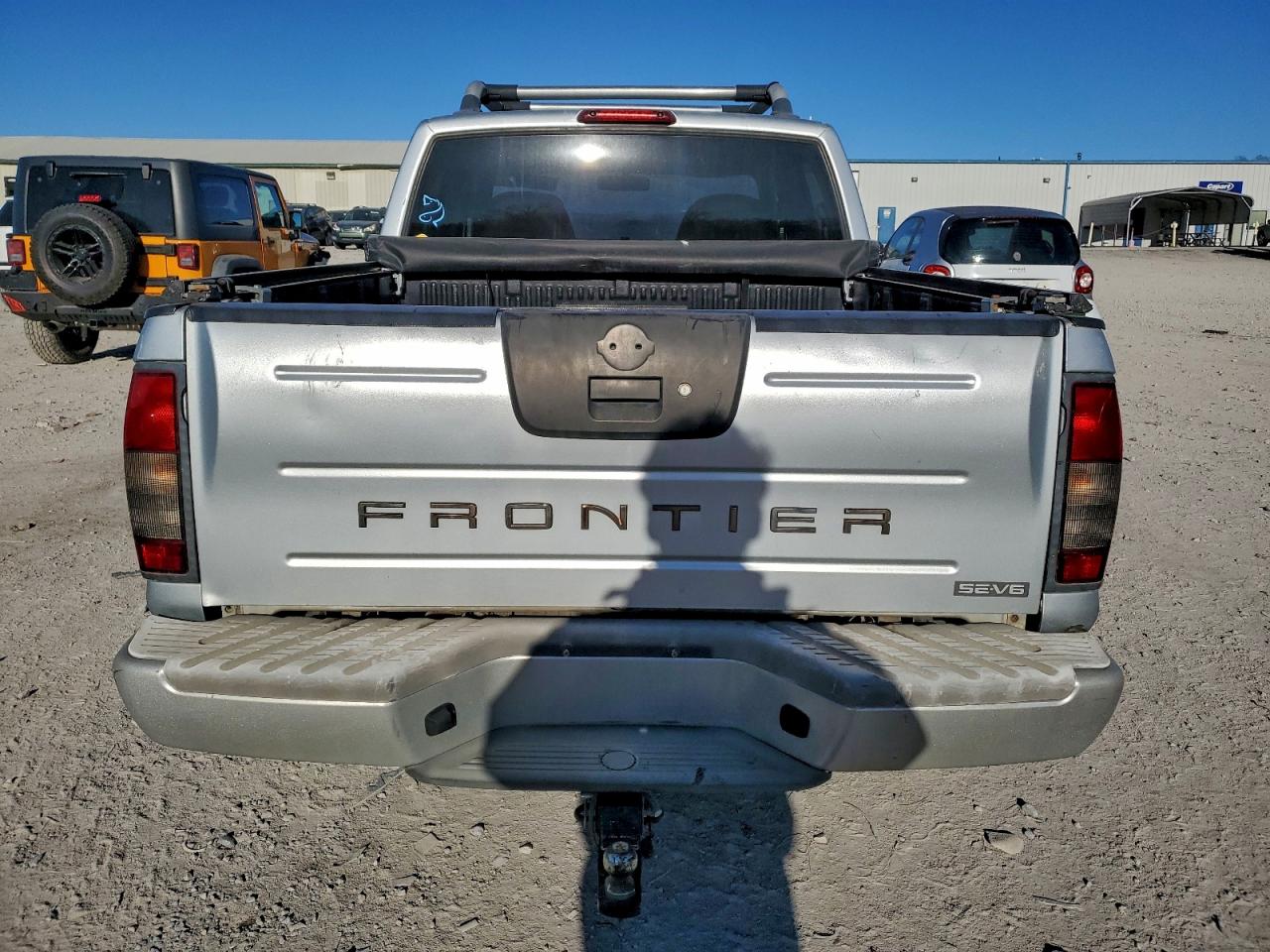 2001 NISSAN FRONTIER CREW CAB XE photo 11