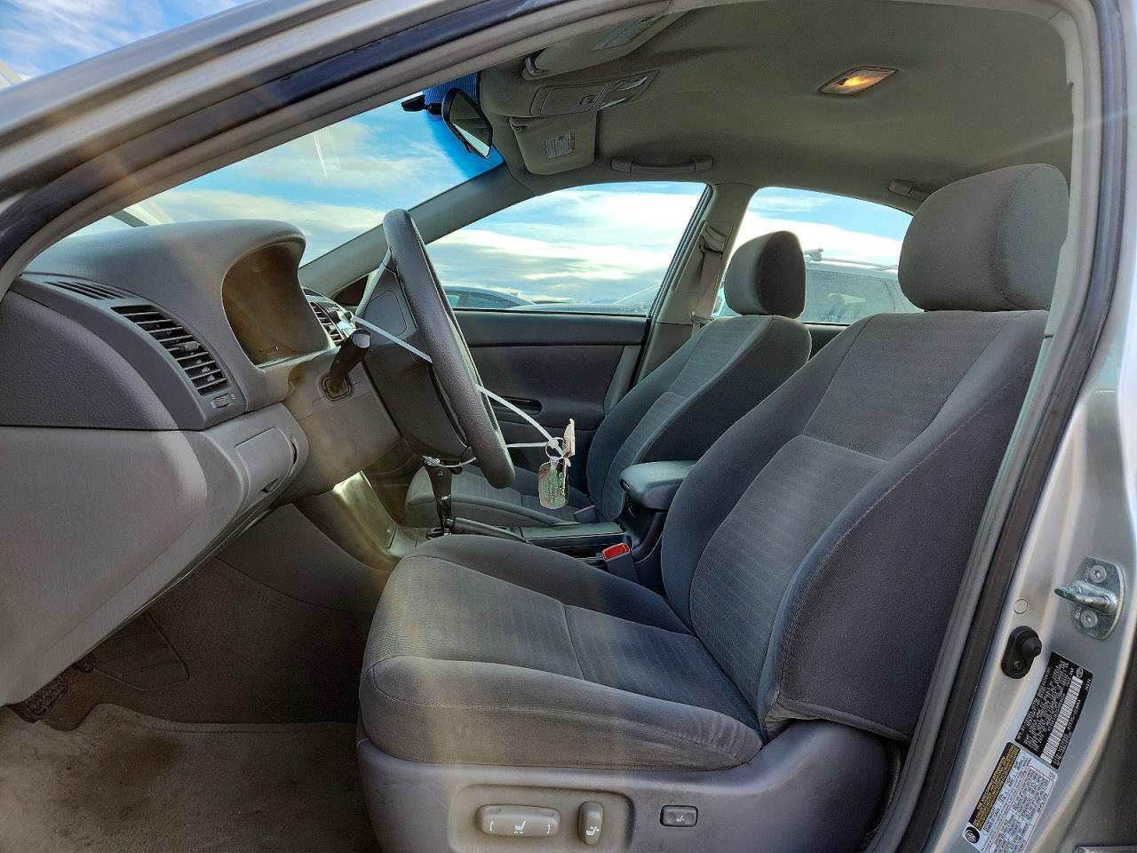 2005 TOYOTA CAMRY LE photo 13