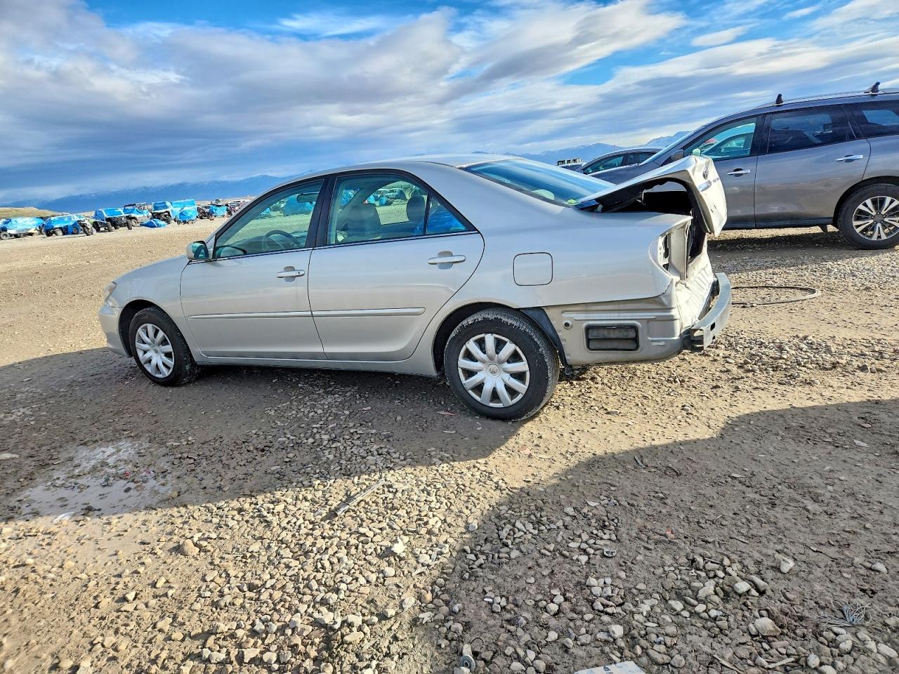 2005 TOYOTA CAMRY LE photo 3