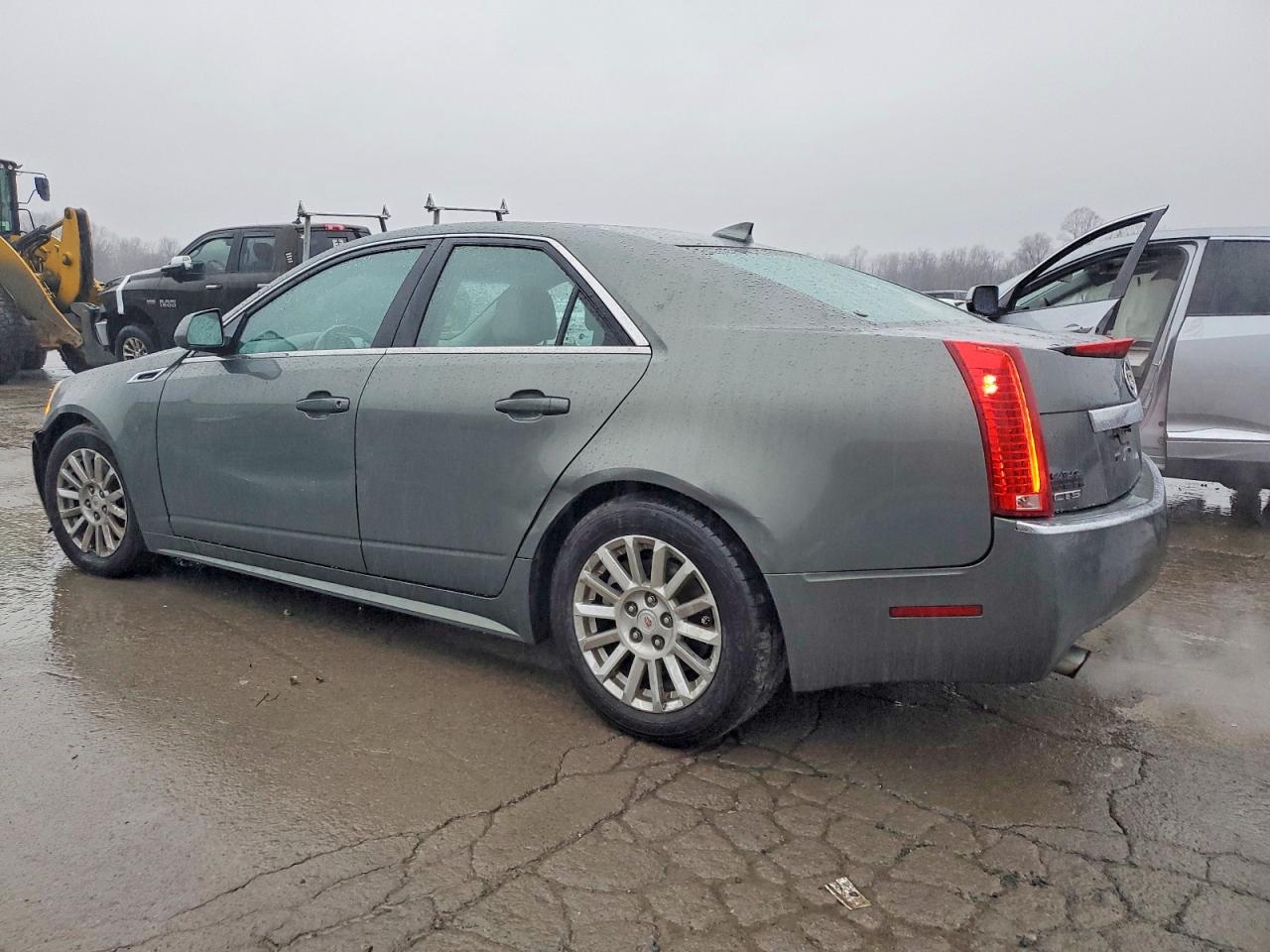 2011 CADILLAC CTS LUXURY COLLECTION photo 3