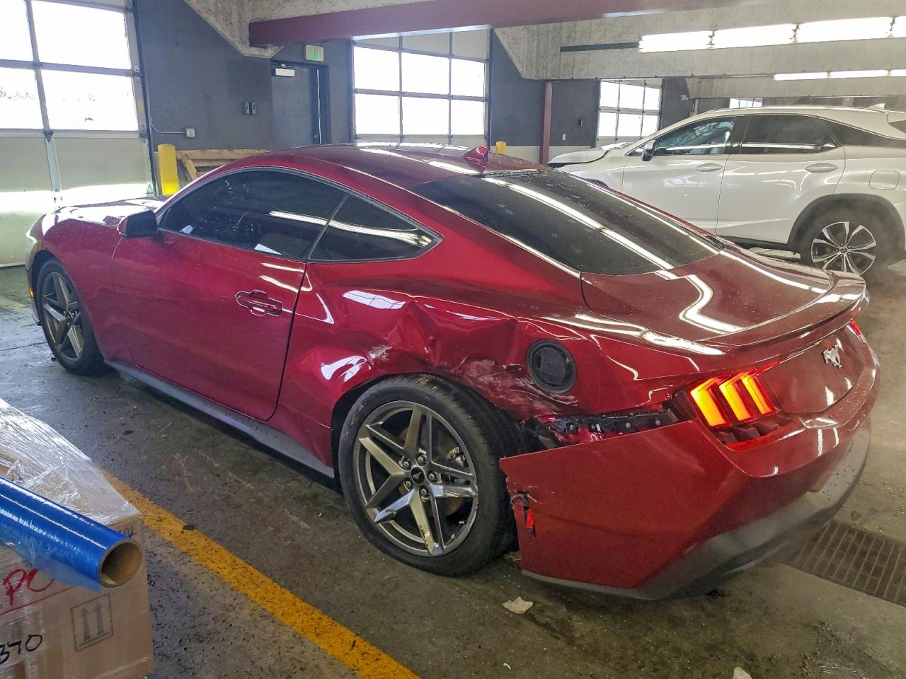 2025 FORD MUSTANG photo 4