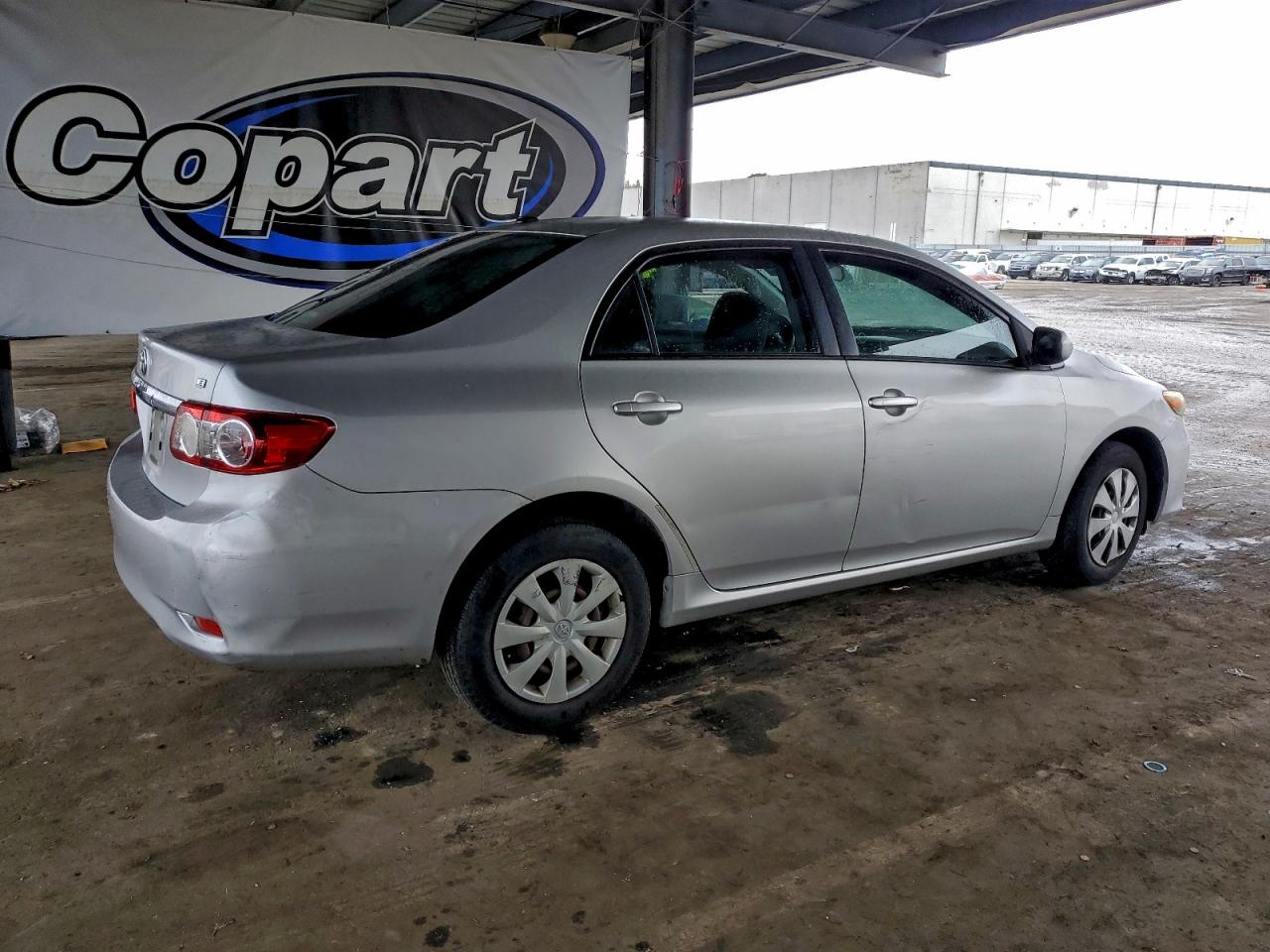 2011 TOYOTA COROLLA BASE photo 3
