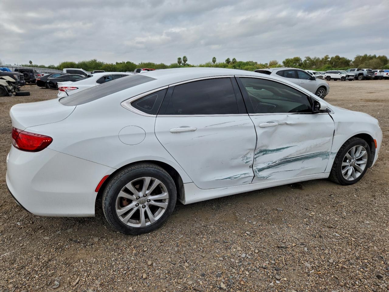 2015 CHRYSLER 200 LIMITED photo 3