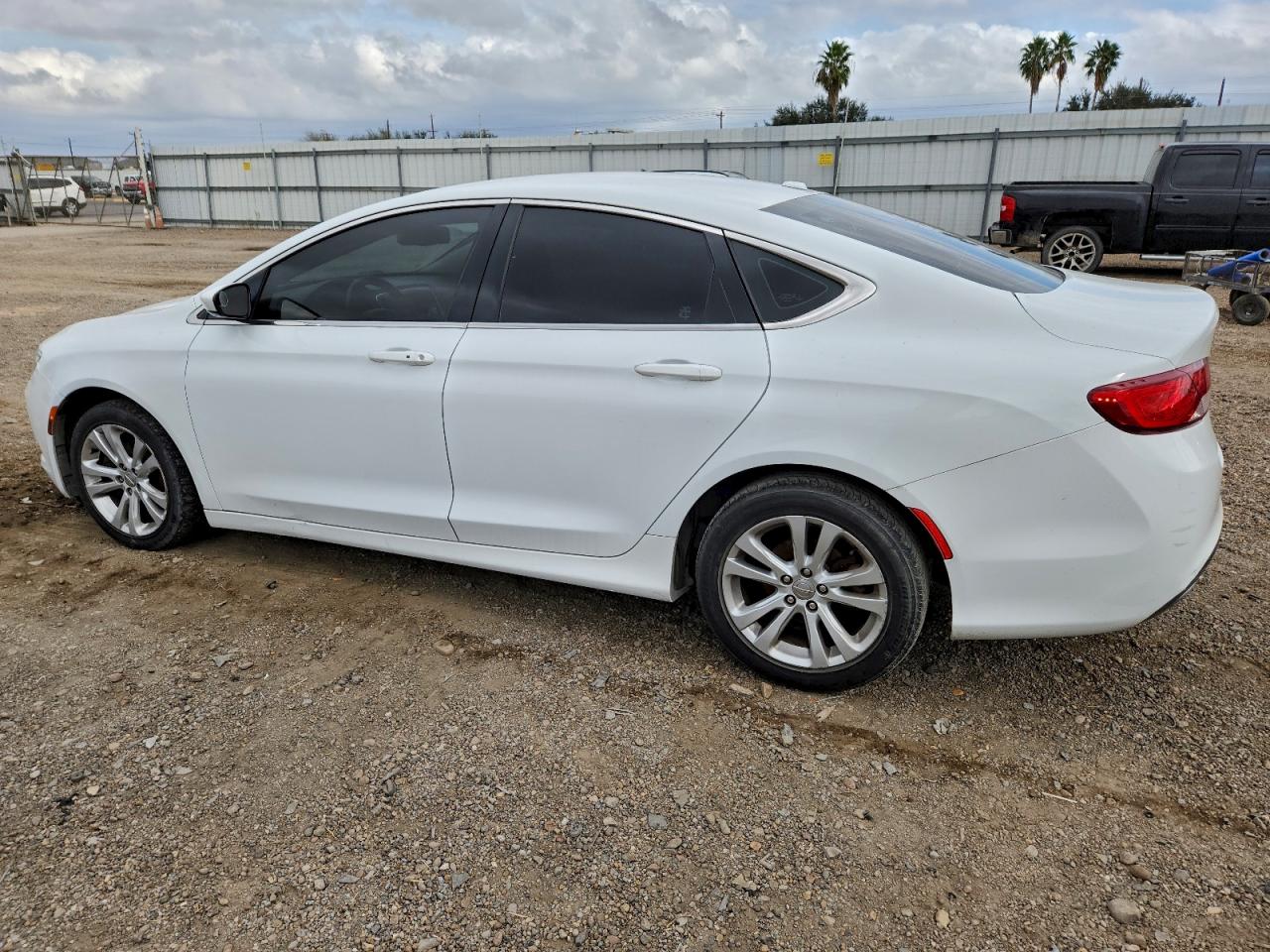 2015 CHRYSLER 200 LIMITED photo 2