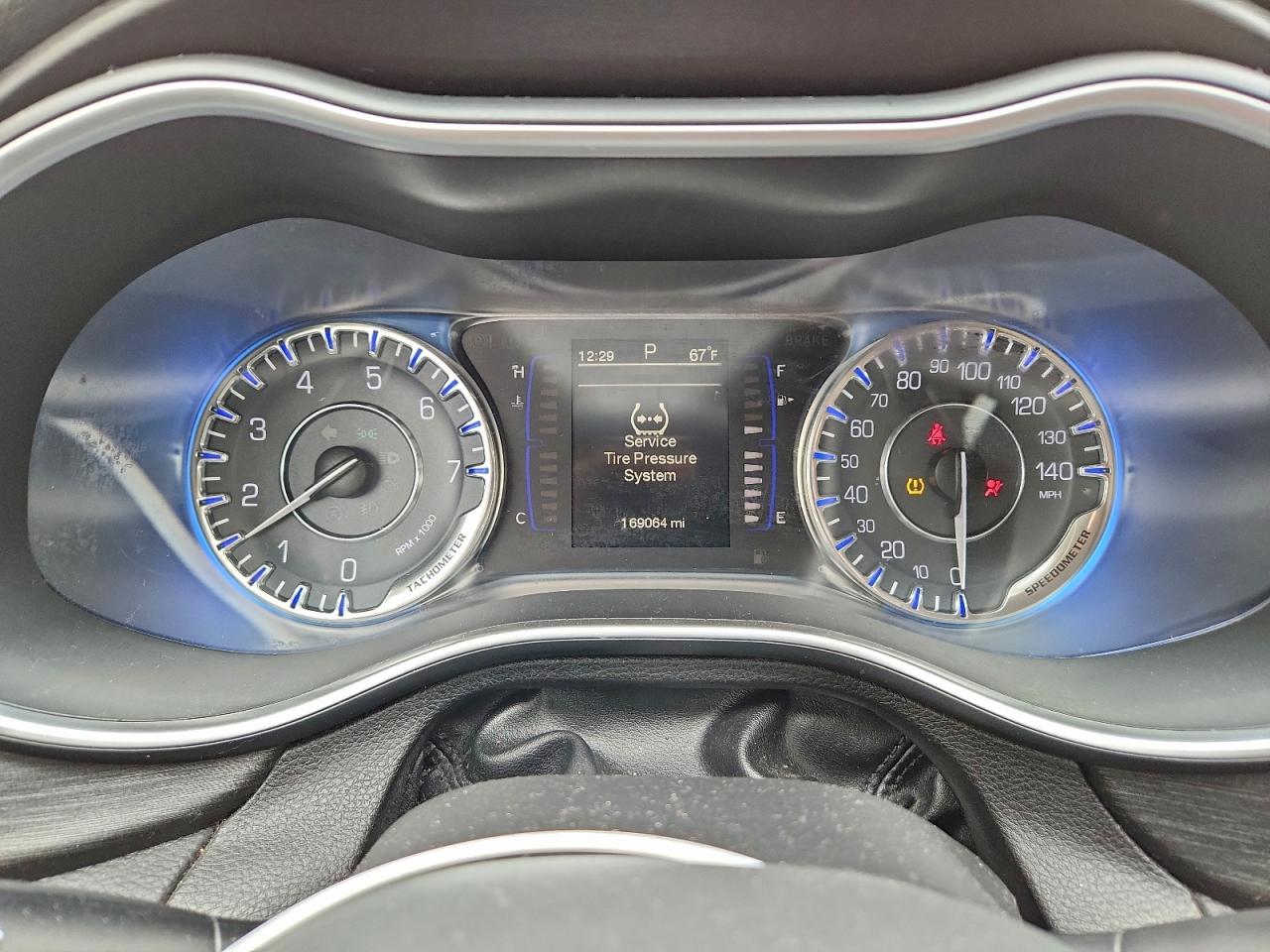 2015 CHRYSLER 200 LIMITED photo 9