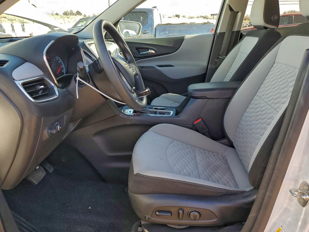 2020 CHEVROLET EQUINOX LS photo 25