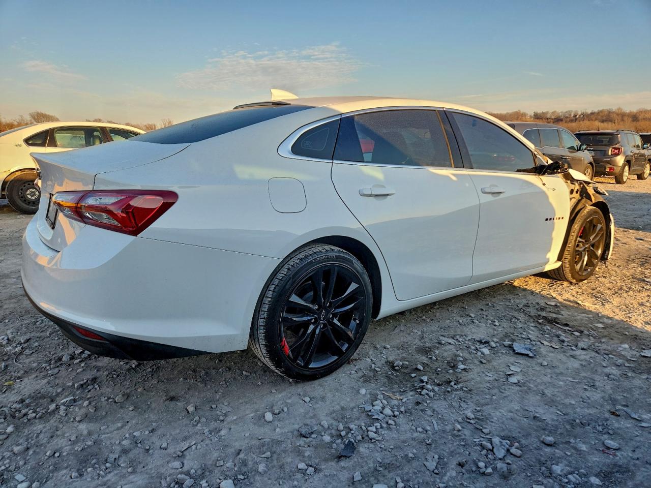 2023 CHEVROLET MALIBU LT photo 5
