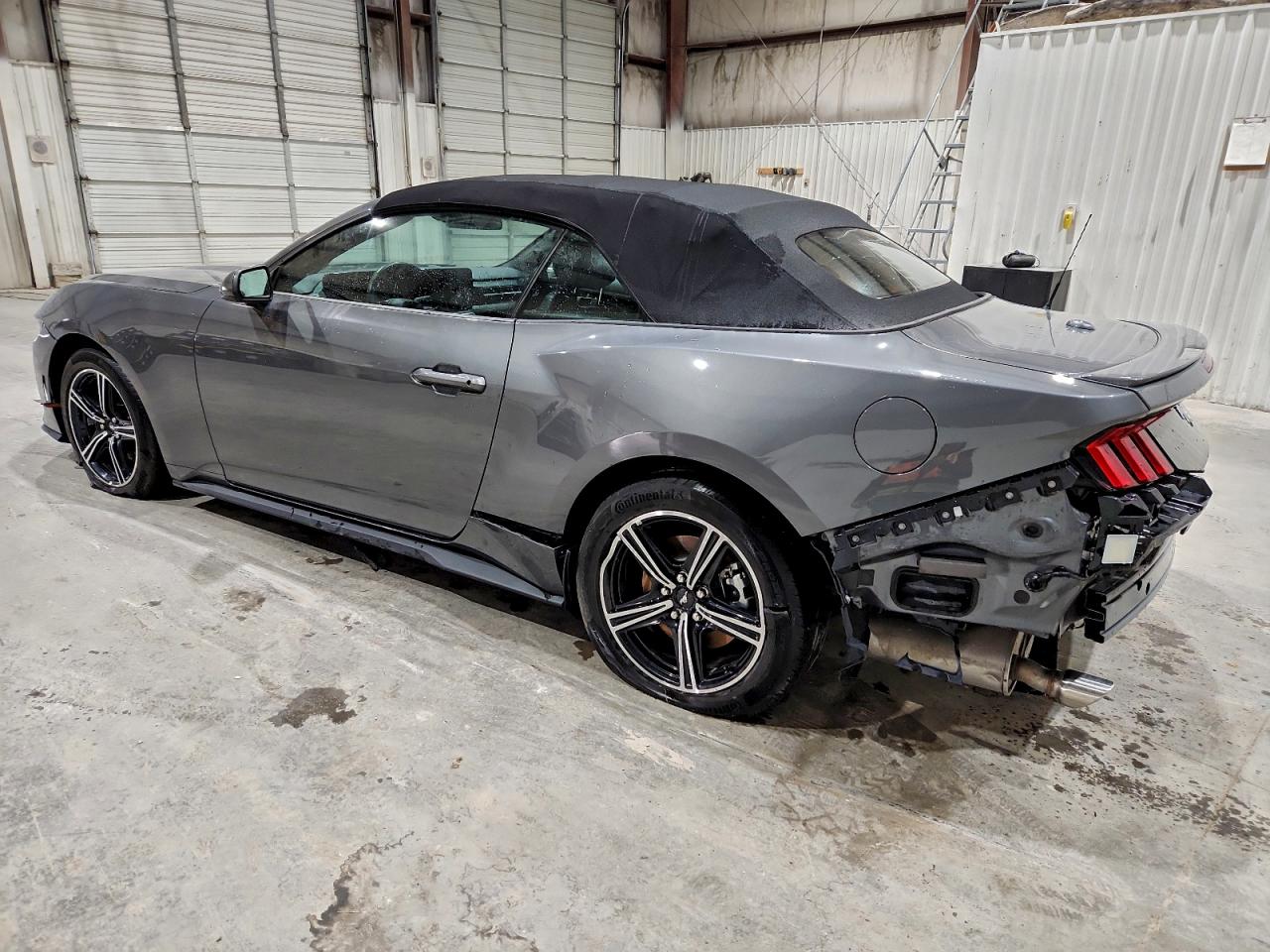 2025 FORD MUSTANG photo 4