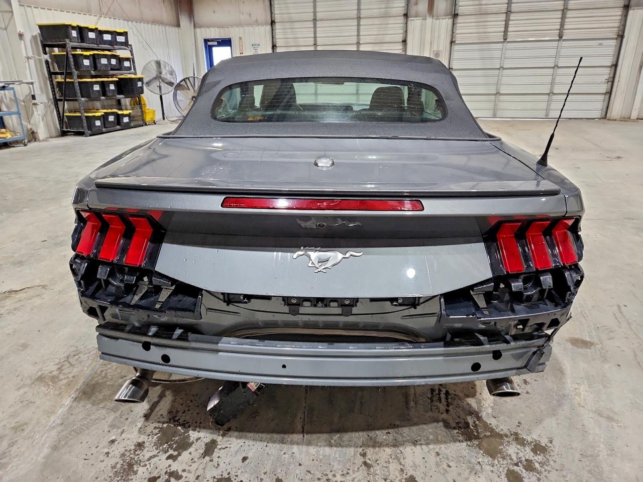 2025 FORD MUSTANG photo 16