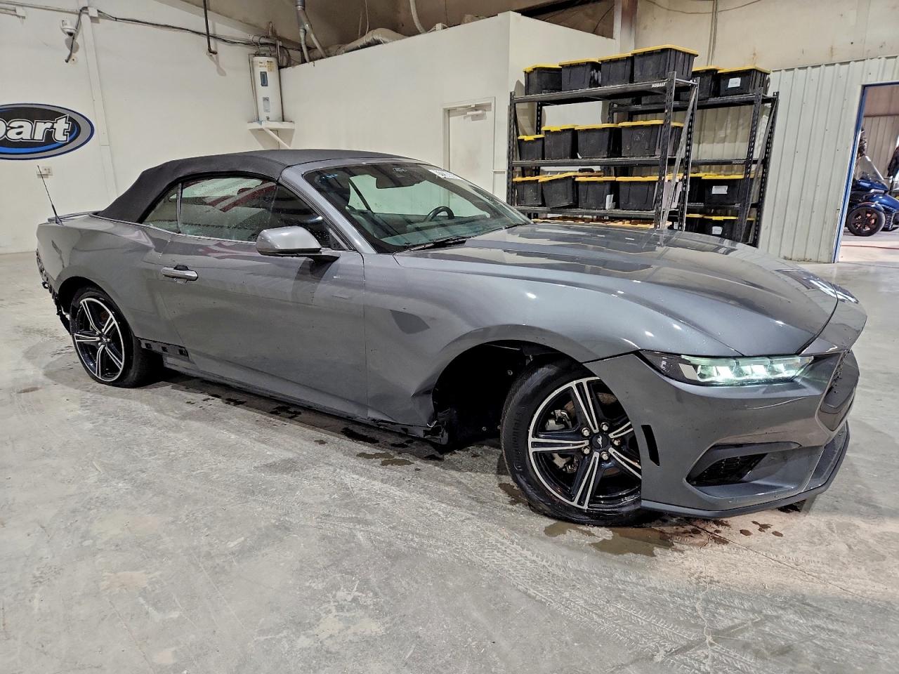 2025 FORD MUSTANG photo 10