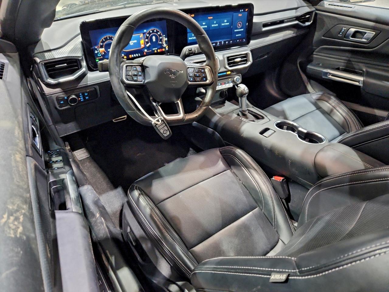 2025 FORD MUSTANG photo 22