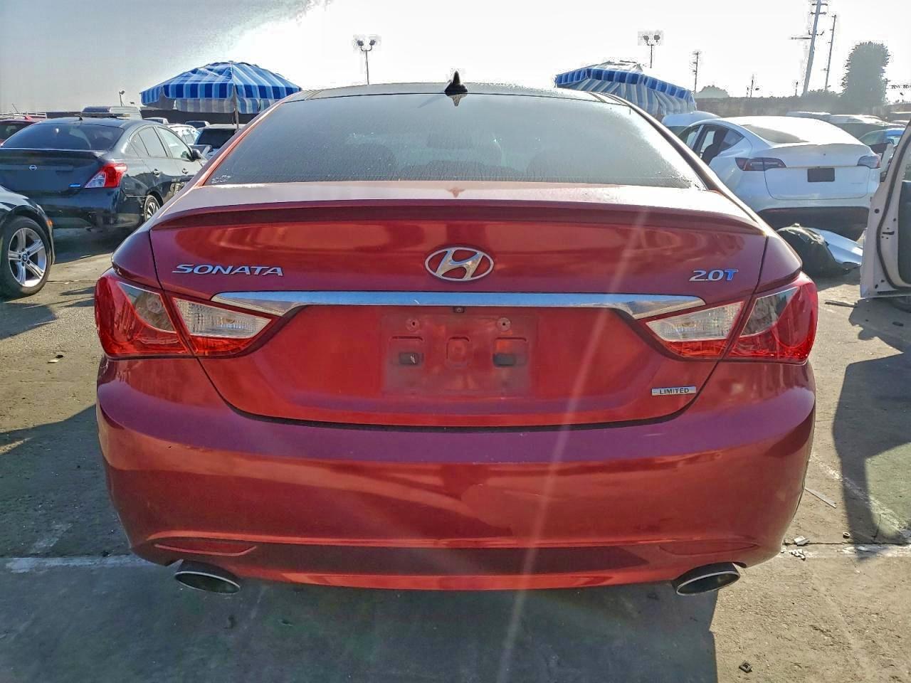 2013 HYUNDAI SONATA SE photo 6