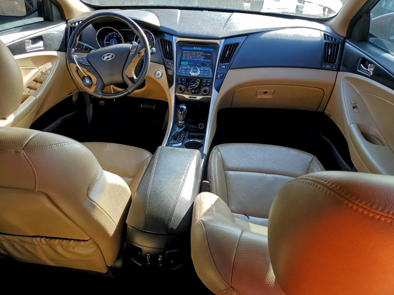 2013 HYUNDAI SONATA SE photo 8