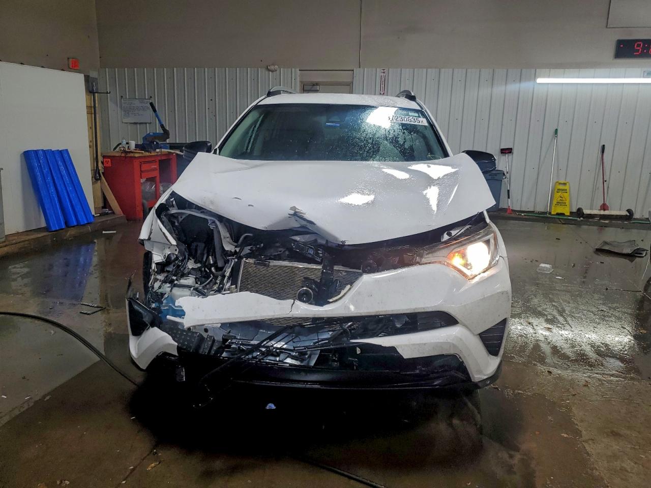 2017 TOYOTA RAV4 LE photo 5