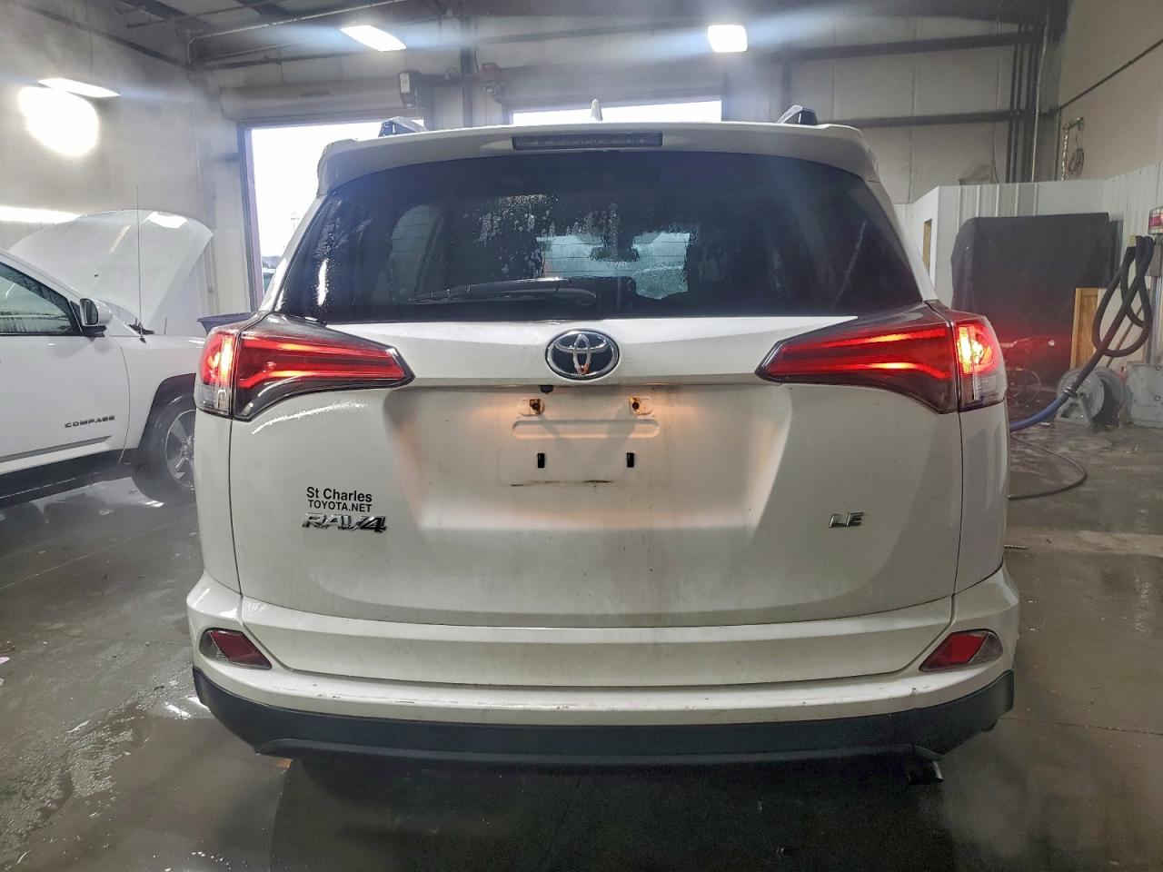 2017 TOYOTA RAV4 LE photo 6