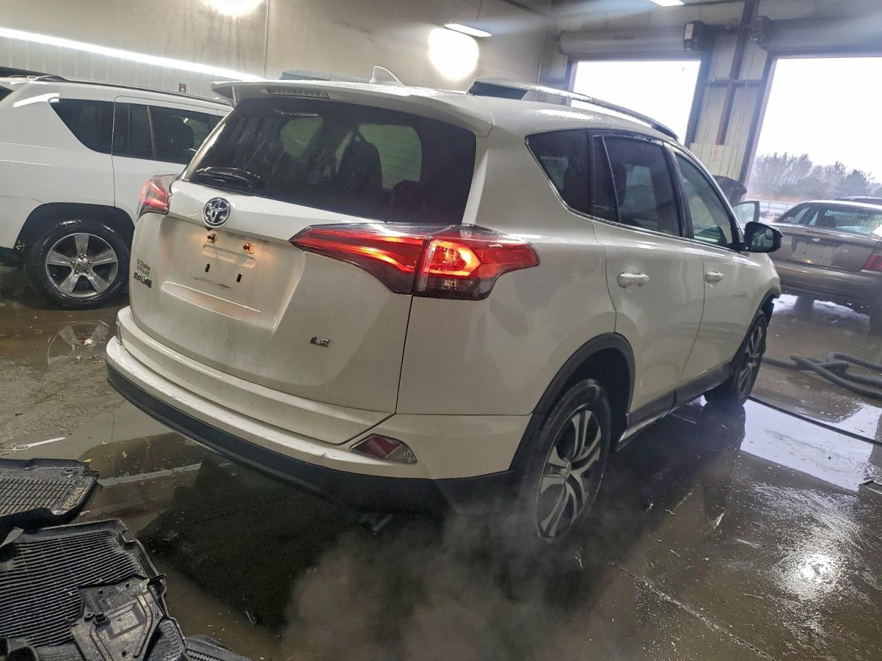 2017 TOYOTA RAV4 LE photo 3
