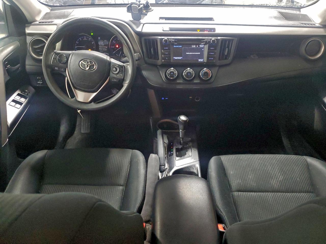 2017 TOYOTA RAV4 LE photo 8