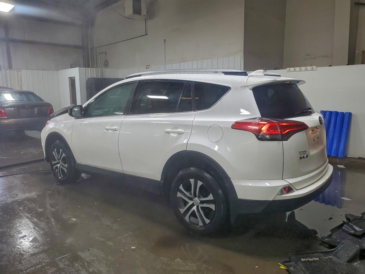 2017 TOYOTA RAV4 LE photo 2