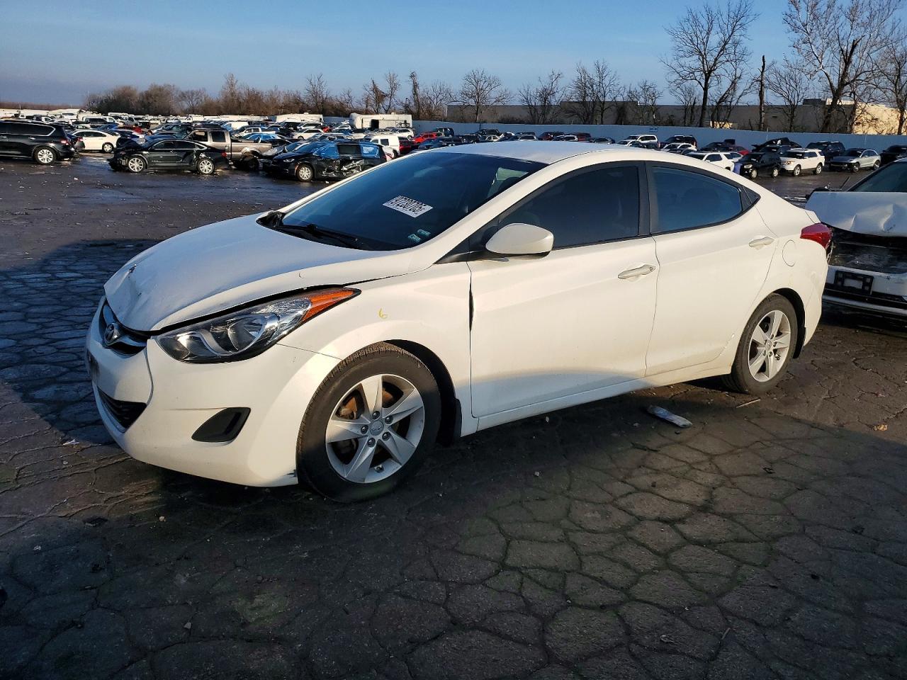 2013 HYUNDAI ELANTRA