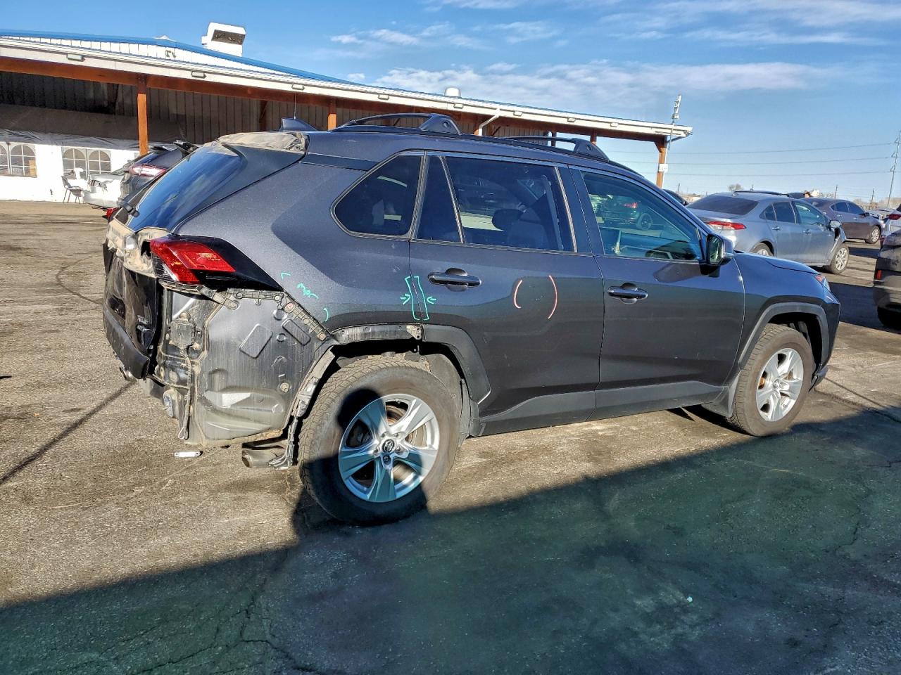 2019 TOYOTA RAV4 XLE photo 5