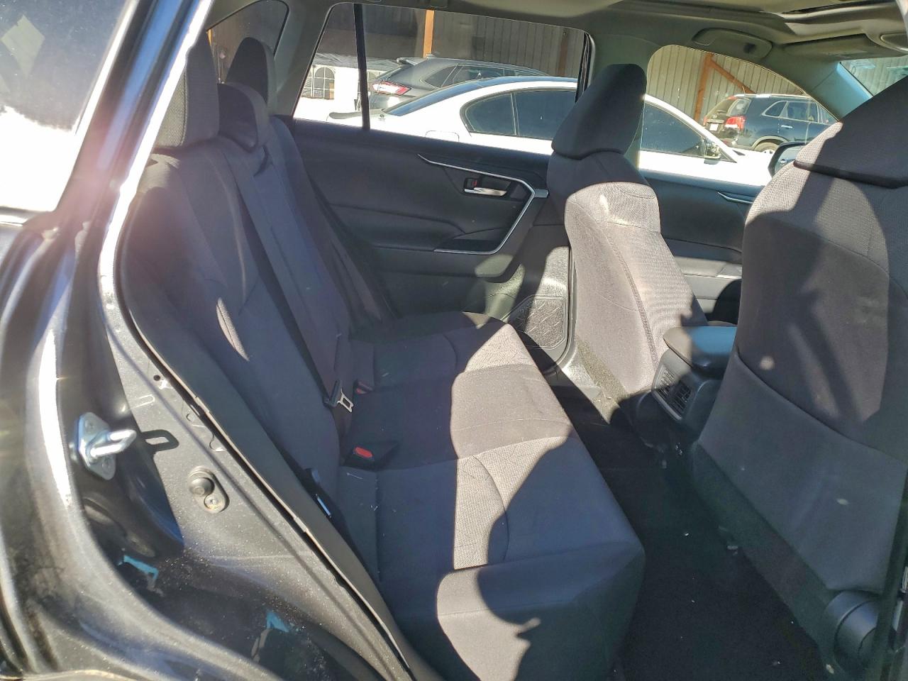 2019 TOYOTA RAV4 XLE photo 19