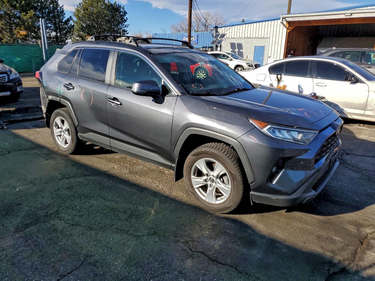 2019 TOYOTA RAV4 XLE photo 7